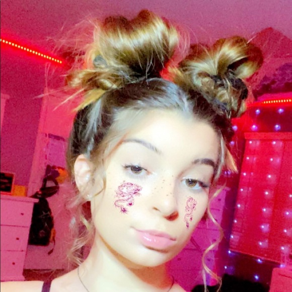 Meet your Posher, Haylee - Picture 1 of 1